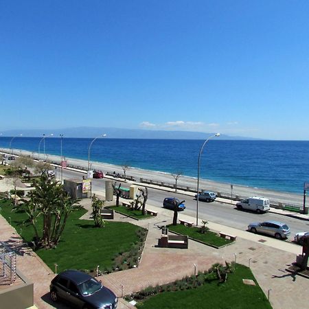 Main Palace Hotel Roccalumera Ngoại thất bức ảnh