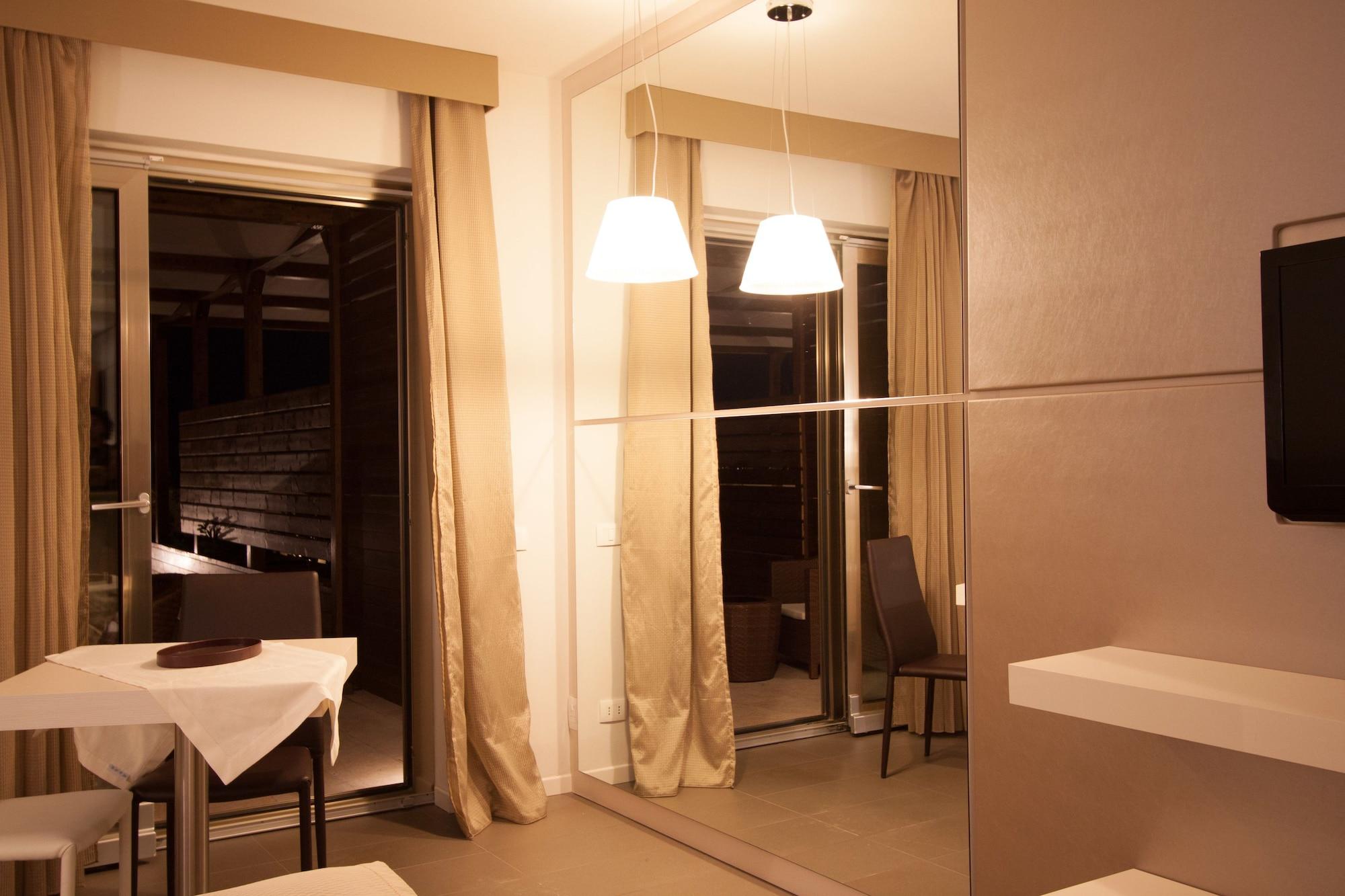 Main Palace Hotel Roccalumera Ngoại thất bức ảnh