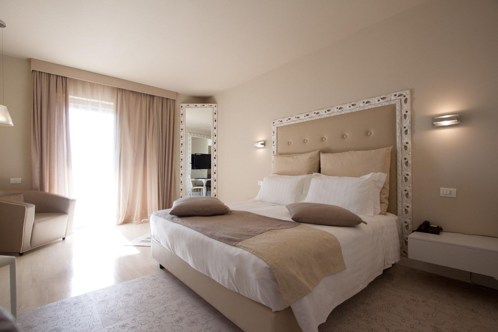 Main Palace Hotel Roccalumera Ngoại thất bức ảnh