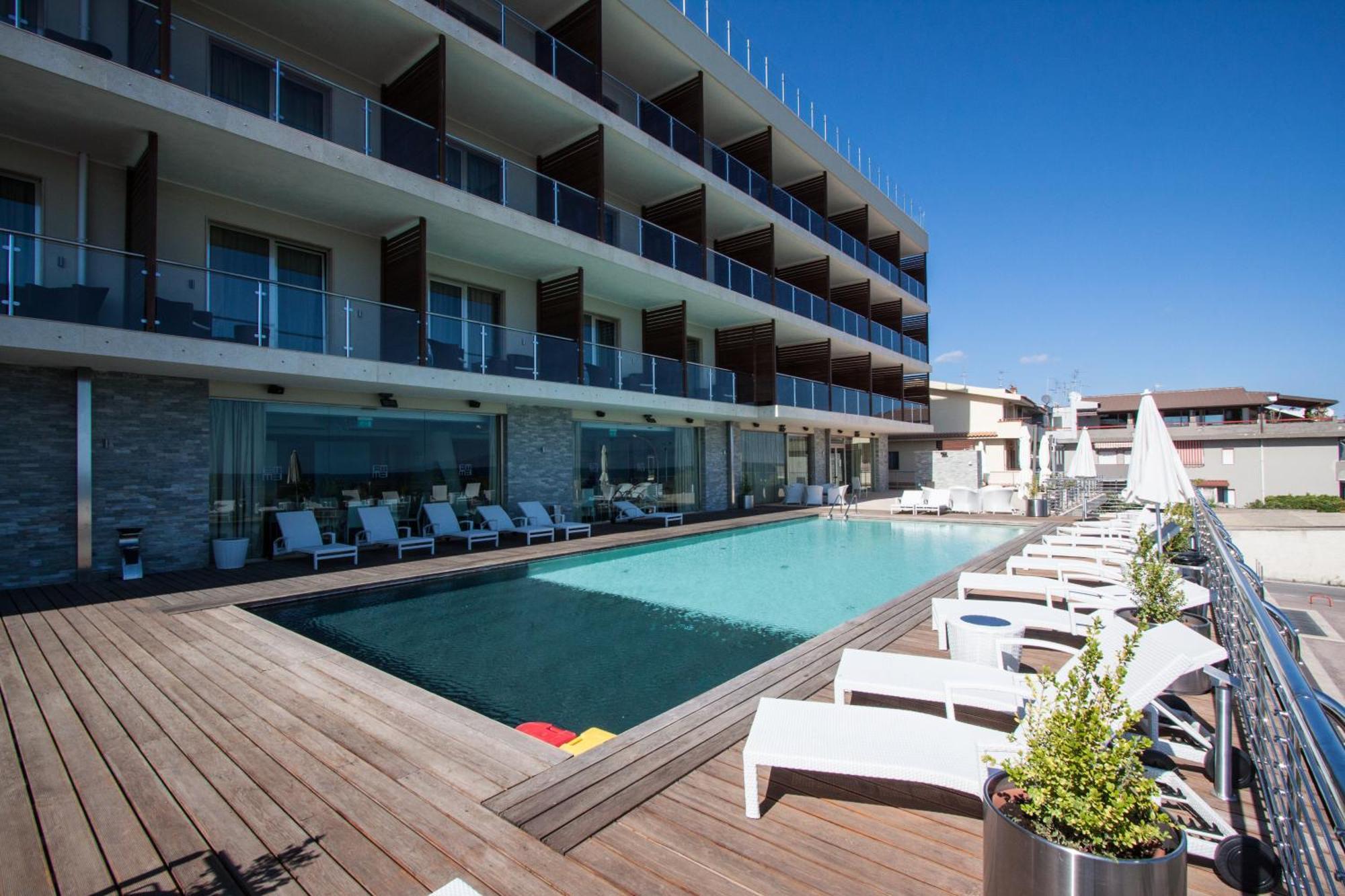 Main Palace Hotel Roccalumera Ngoại thất bức ảnh