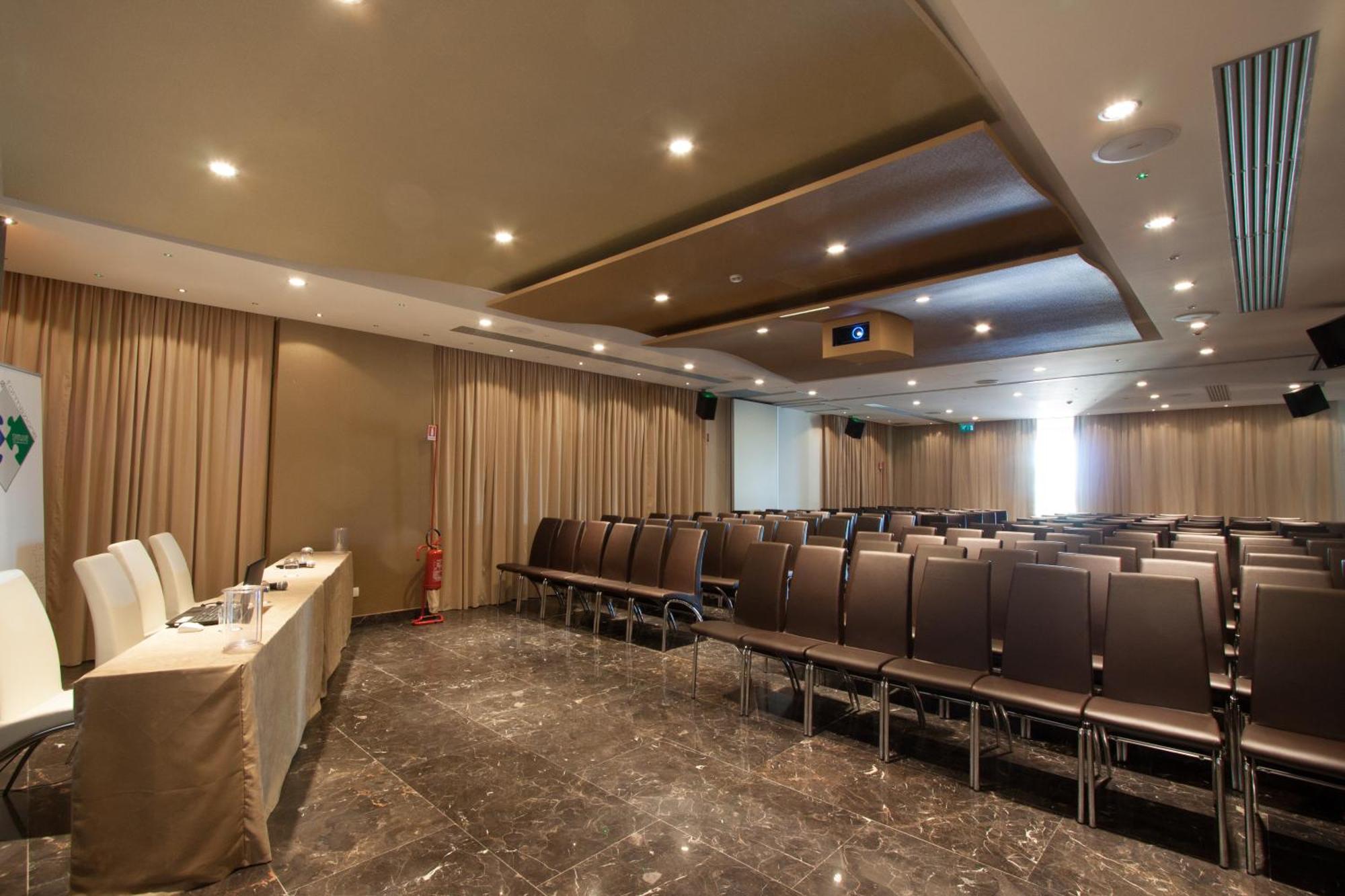 Main Palace Hotel Roccalumera Ngoại thất bức ảnh