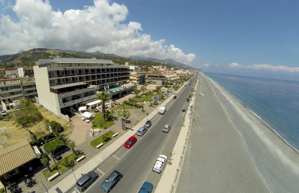 Main Palace Hotel Roccalumera Ngoại thất bức ảnh