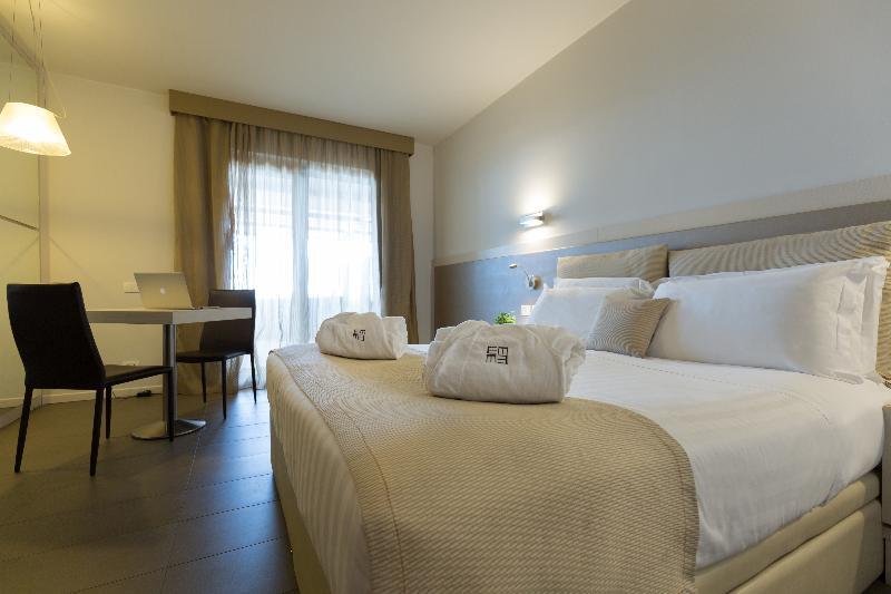 Main Palace Hotel Roccalumera Ngoại thất bức ảnh