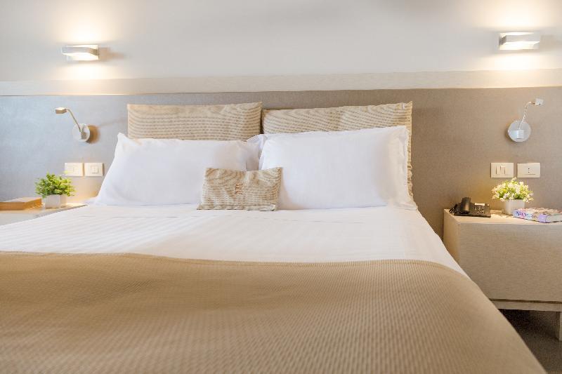 Main Palace Hotel Roccalumera Ngoại thất bức ảnh
