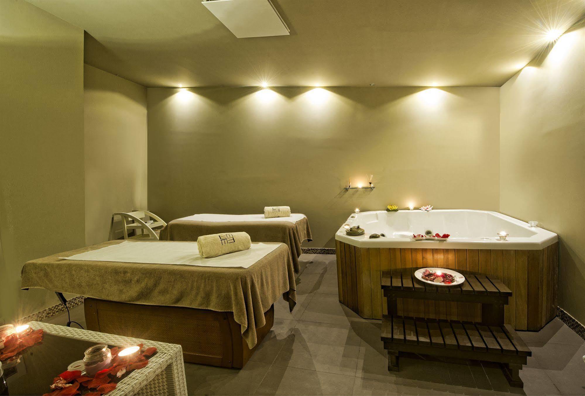Main Palace Hotel Roccalumera Ngoại thất bức ảnh