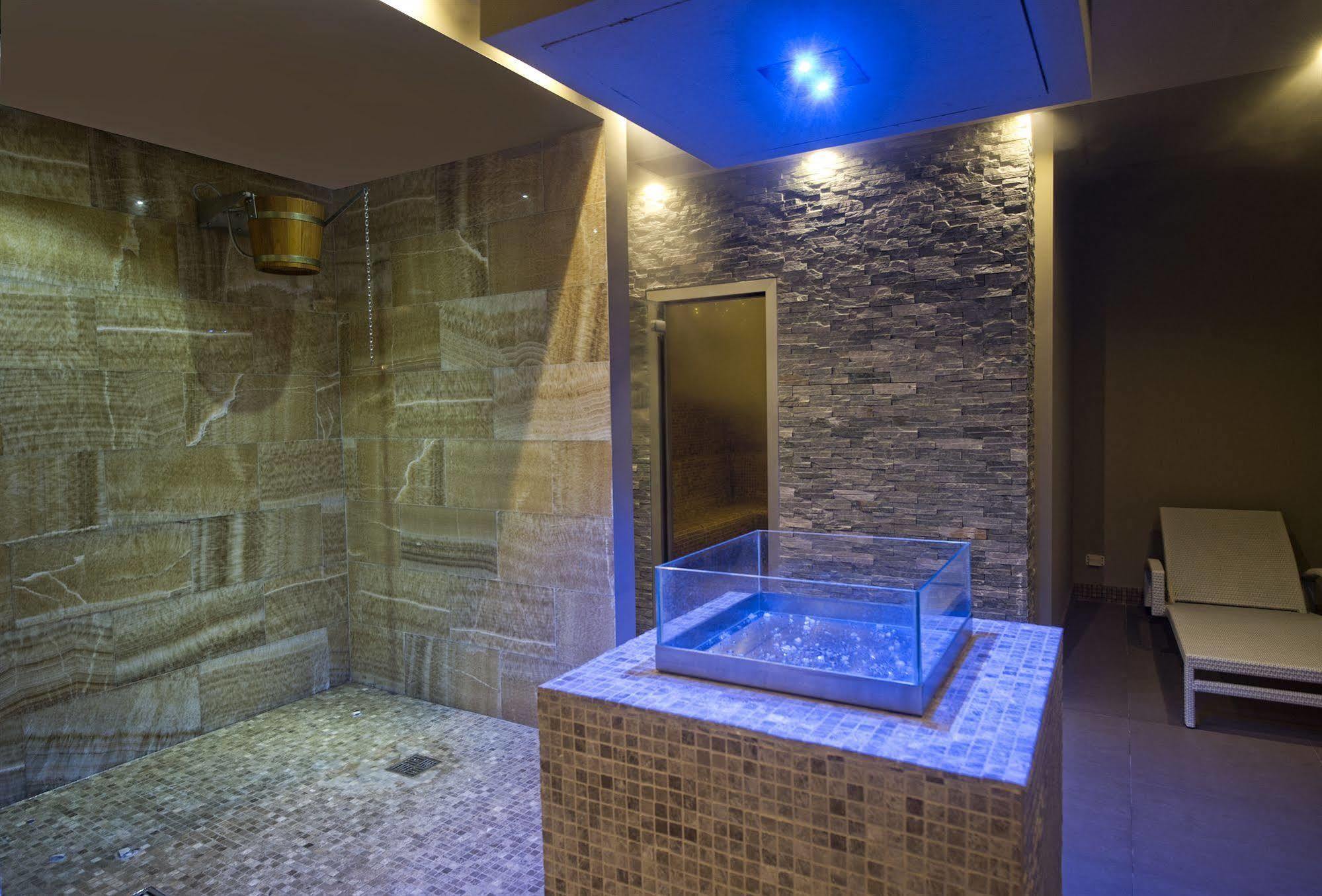 Main Palace Hotel Roccalumera Ngoại thất bức ảnh
